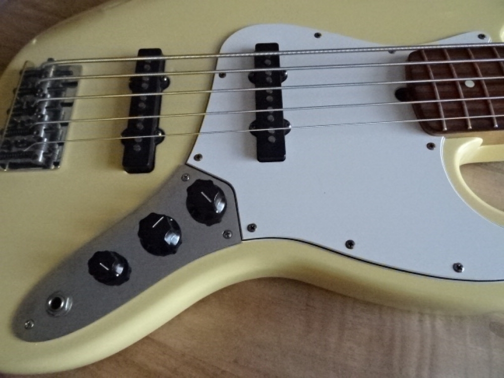 Basse Fender American Standard Jazz Bass V