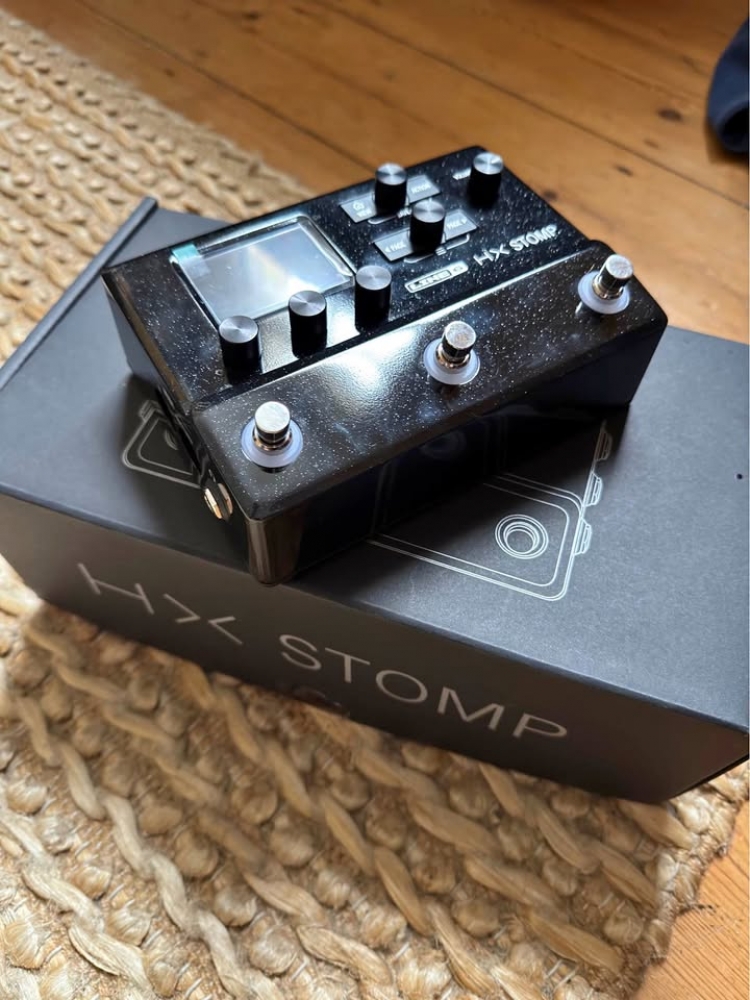 Simulateur d'amplis et d'effets HX Stomp