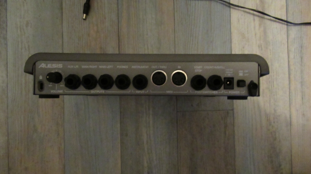 Boite a rythme Alesis SR18