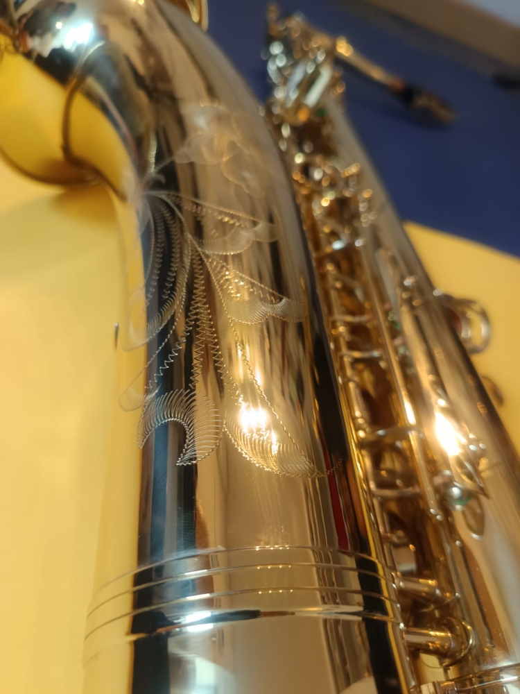 Saxophone ténor Gilbert Bouton Série 30