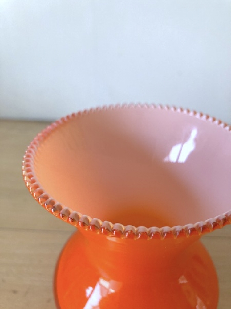 Vase en opaline orange vintage