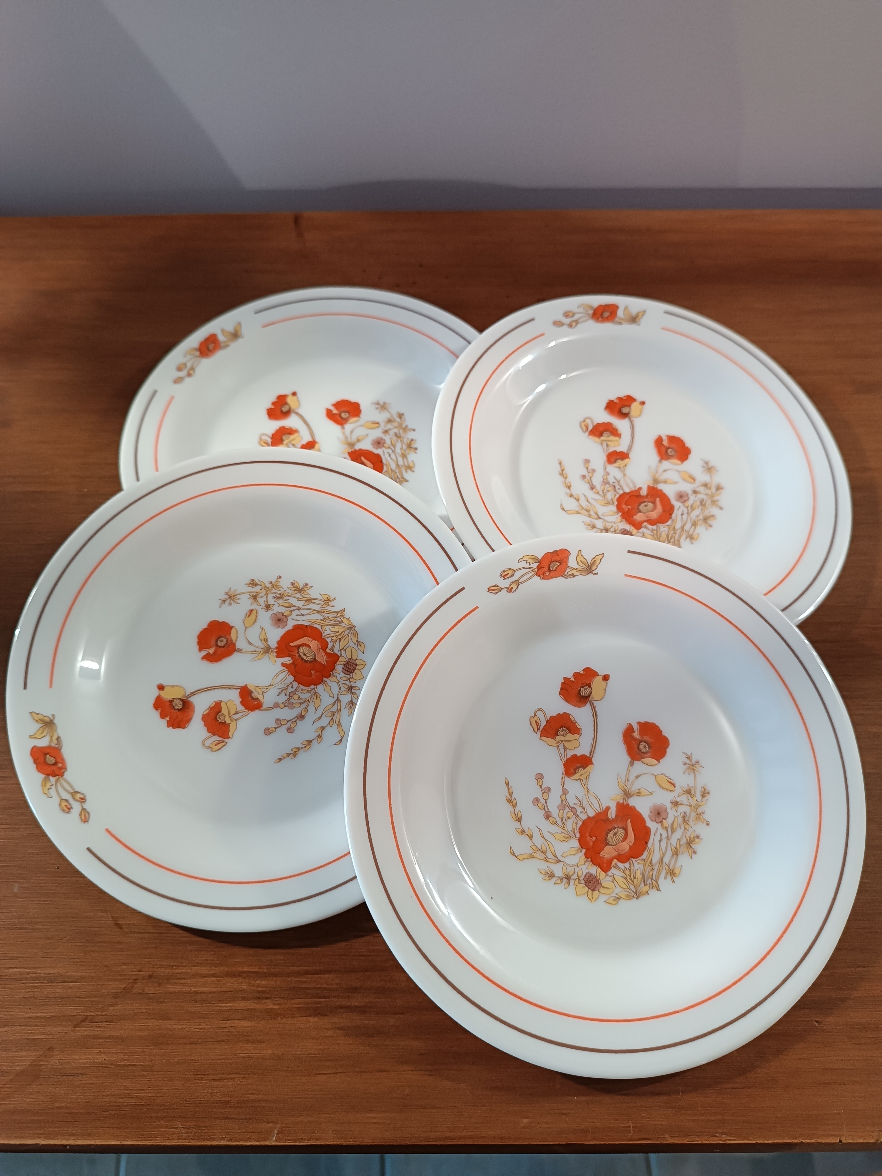 4 assiettes Arcopal Coquelicots