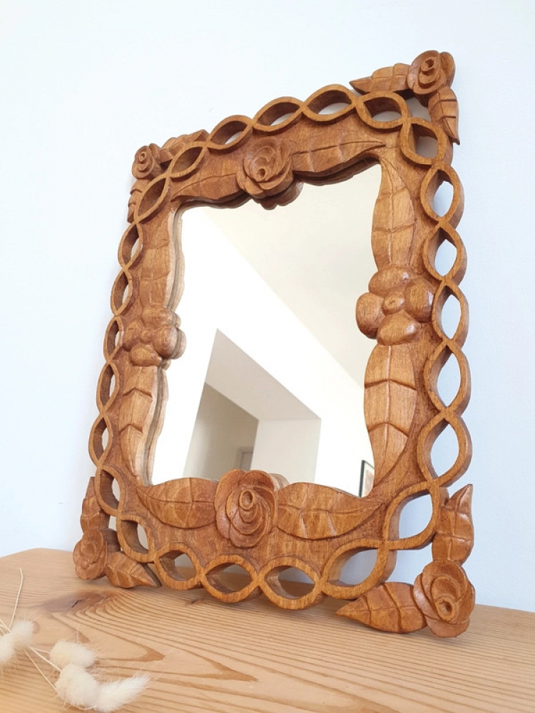 Miroir en bois sculpté artisanal