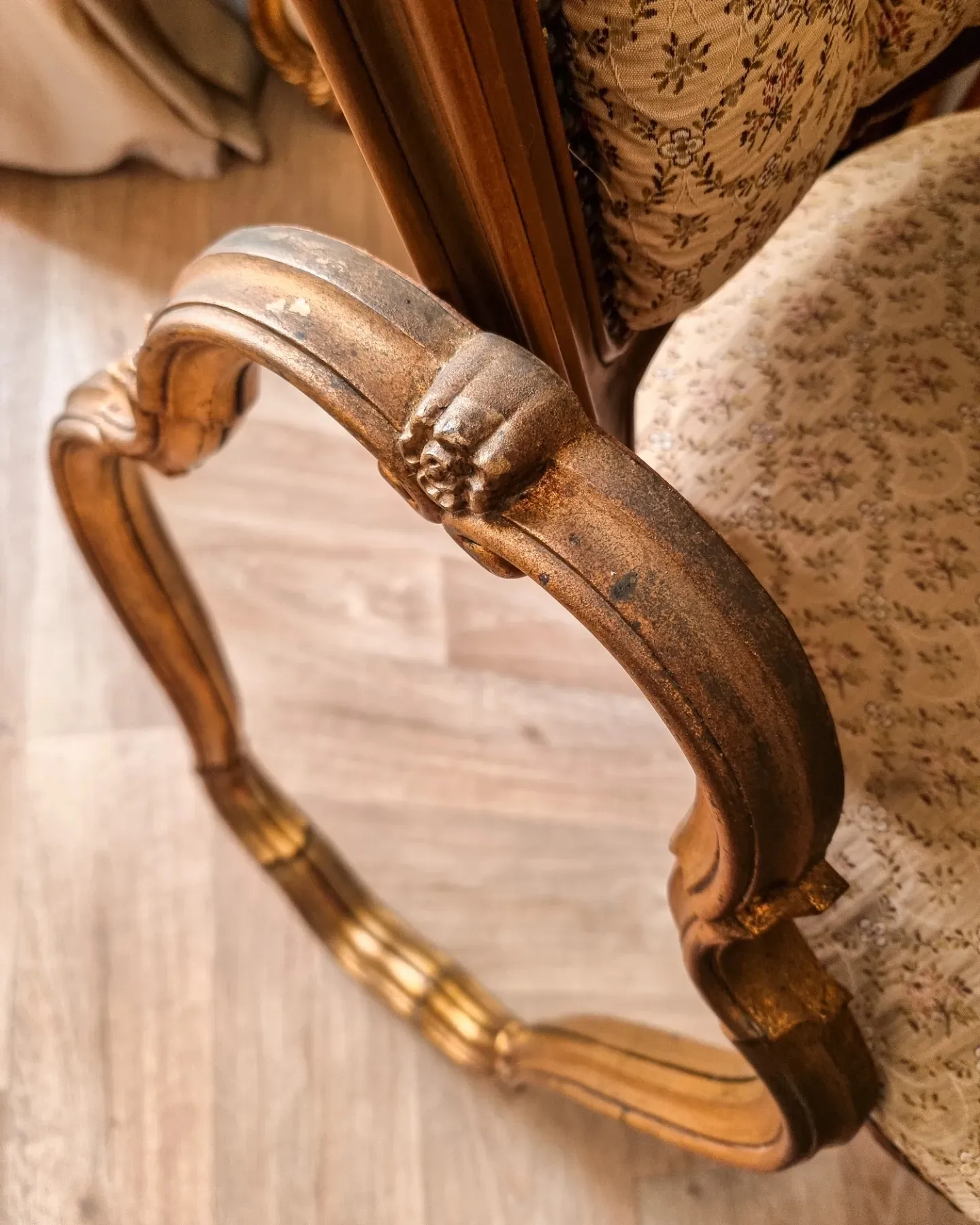 Miroir doré style Louis XVI, années 1960