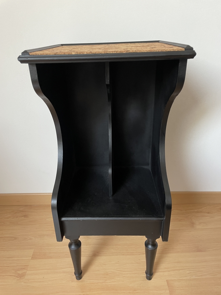 Console range-vynile noir et plateau en liège