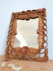 Miroir en bois sculpté artisanal