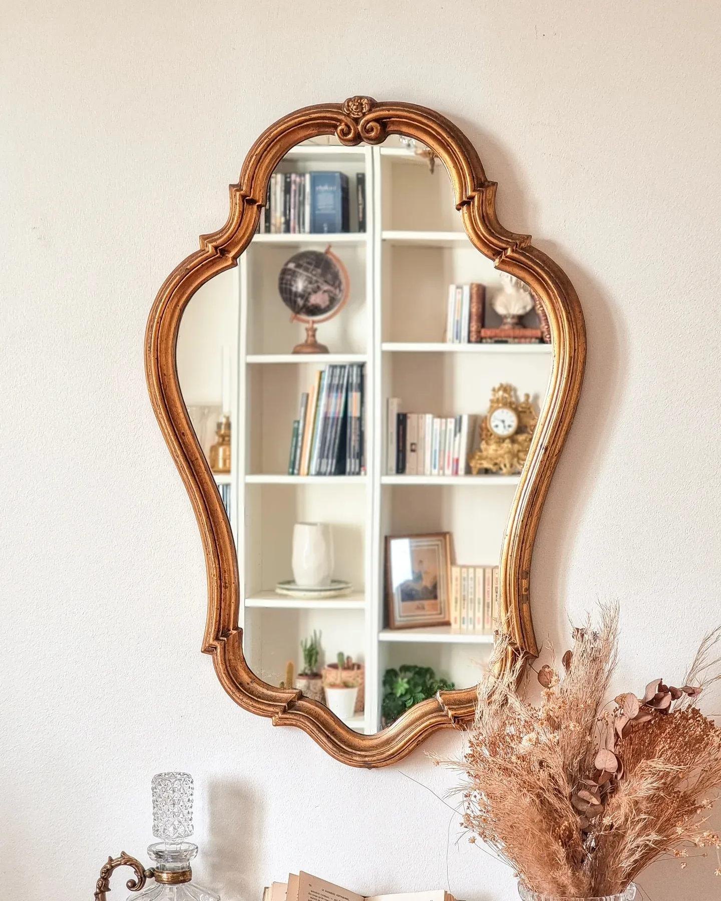 Miroir doré style Louis XVI, années 1960