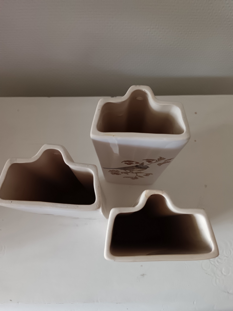 humidificateur vintage en céramique vernissée à décor d'oiseaux