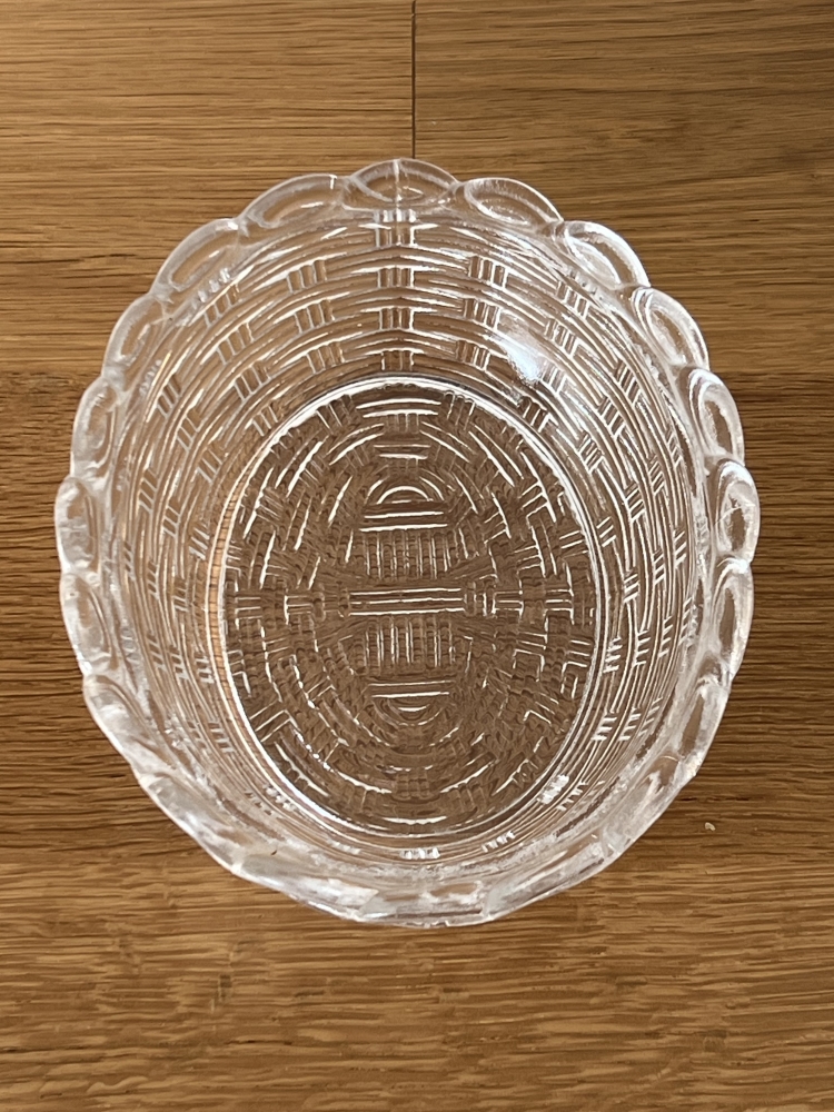 Beurrier cocote en verre moulé pressé 