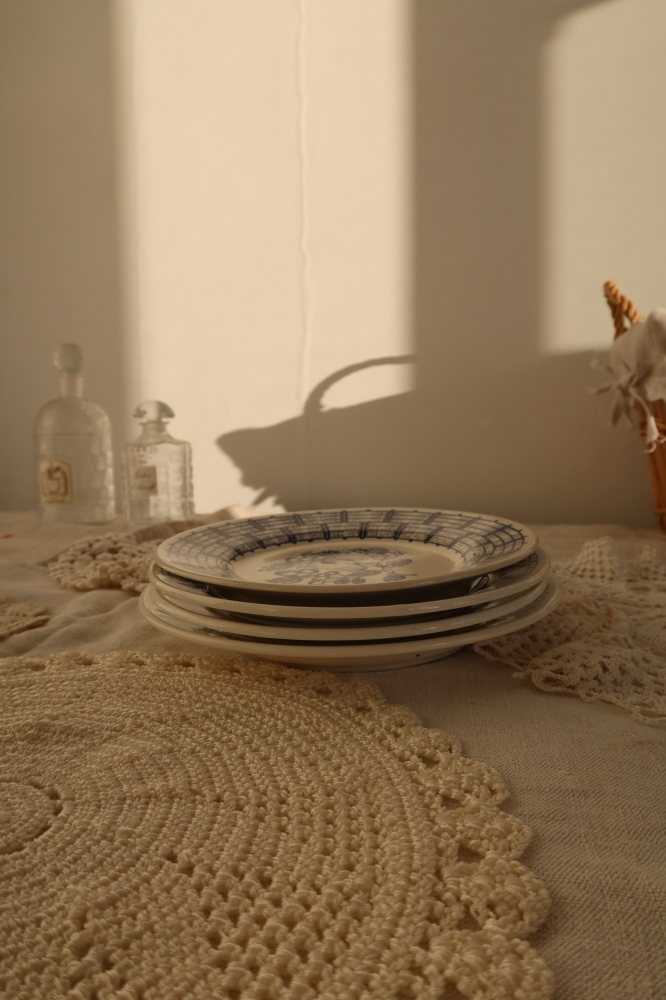  4 assiettes à dessert vintage porcelaine bleue et blanche dépareillées - Cottage core - Lot C