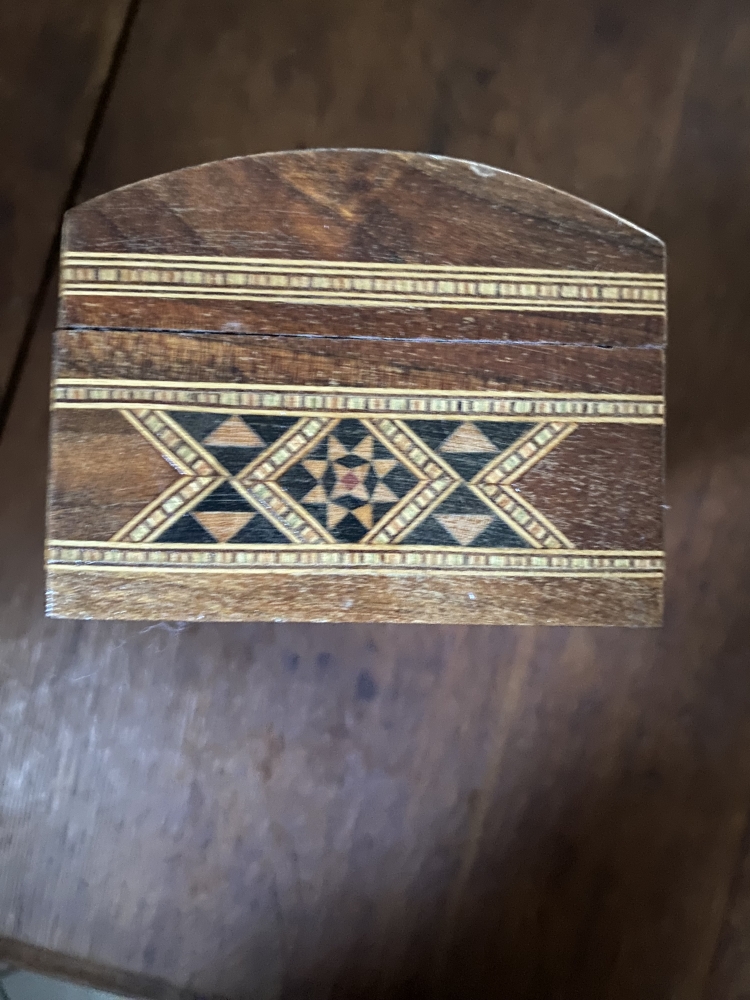 Boîte syrienne marqueterie et nacre.