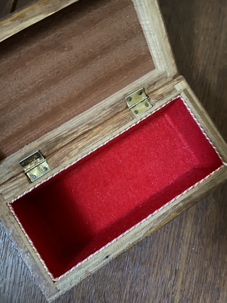 Boîte syrienne marqueterie et nacre.
