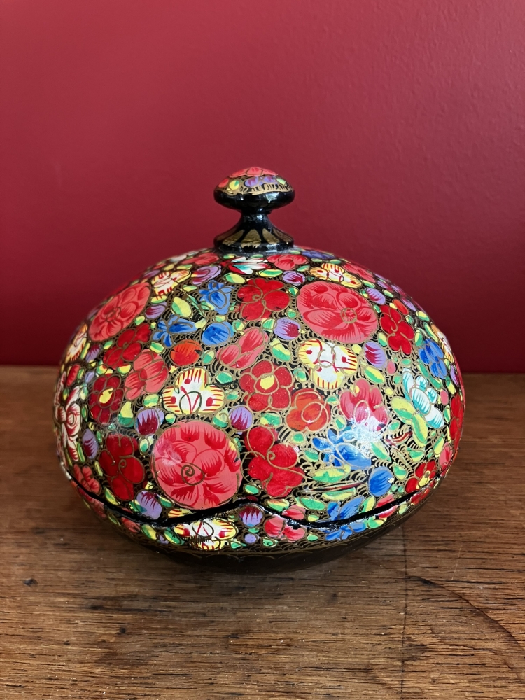 Boite en papier maché