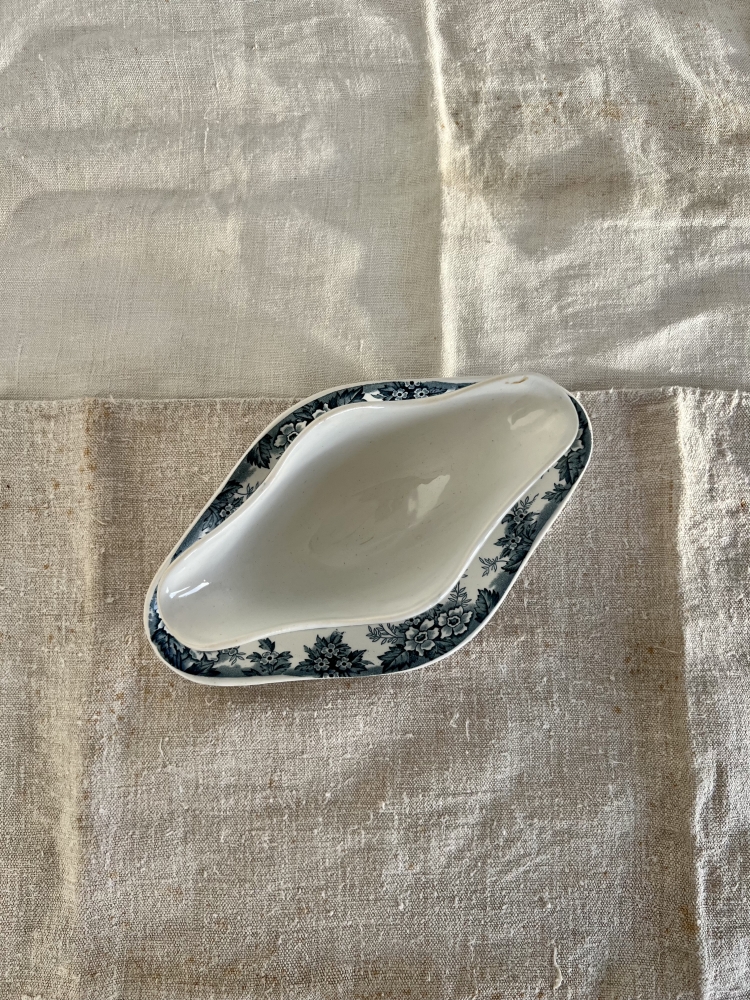 Saucière vintage en faïence estampillée Nord Saint-Amand et Hamage -Modèle Marie-Louise