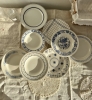  Service 8 pièces assiettes vintage dépareillées plates et creuses porcelaine bleue blanche -Lot L