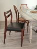 Chaise scandinave en bois et skaï 
