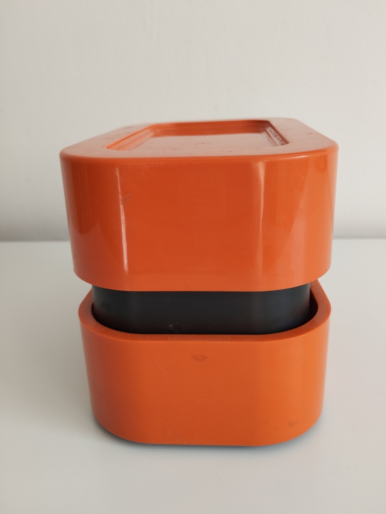 Terraillon Sub 3 kg - Balance de cuisine extra Plate ,orange vintage  ¿,24,5x21cm env ,piles bouton CR2032 fonctionnant ¿ Années 80