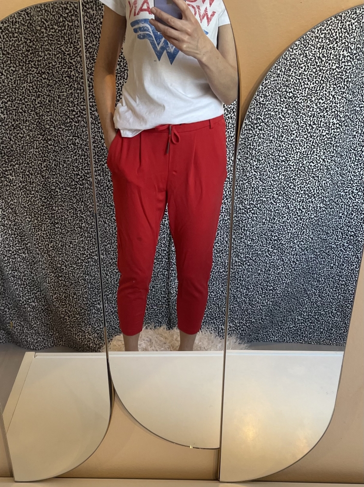 PANTALON 3/4 ROUGE