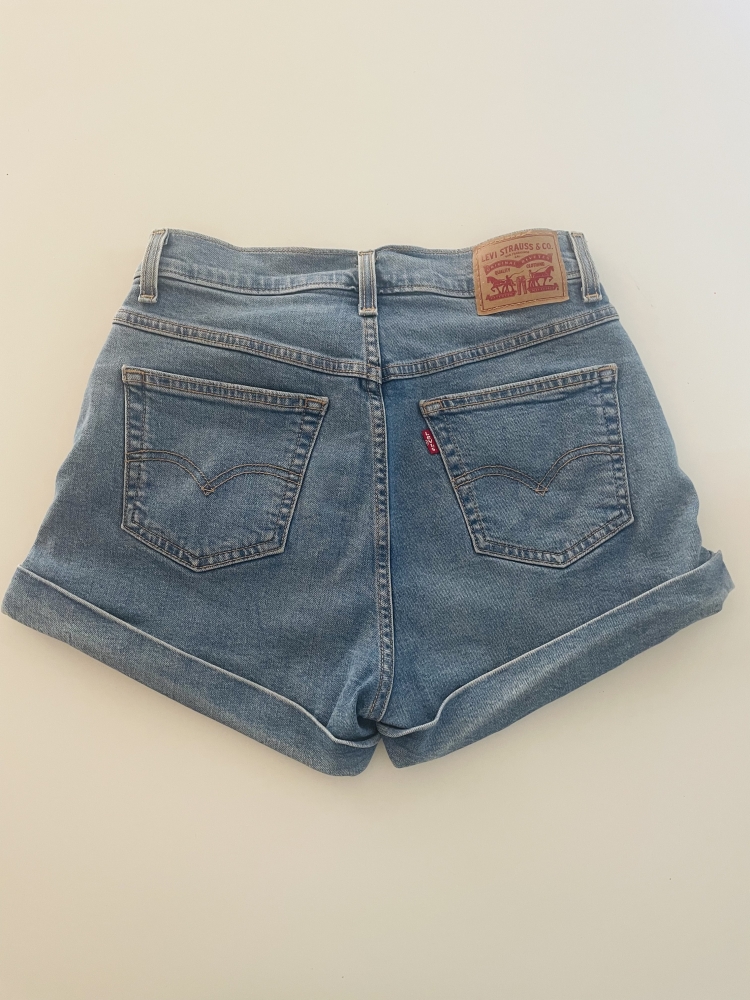 Short LEVI’S