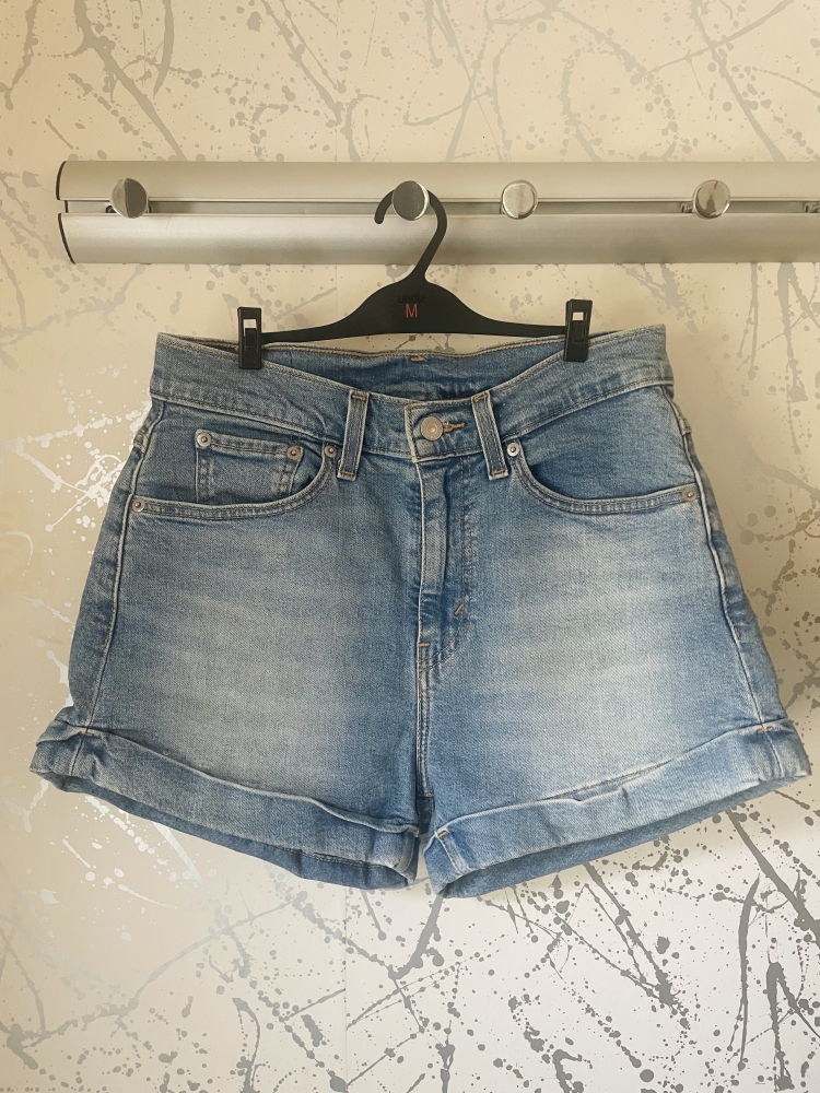 Short LEVI’S