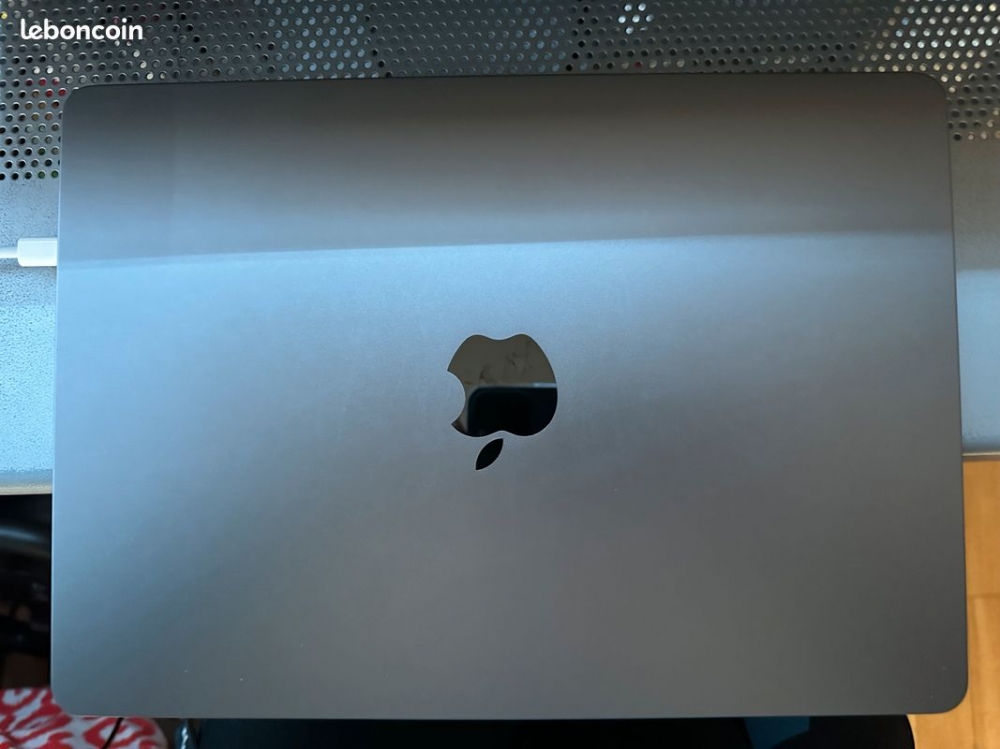 MacBook Air 2022 Ordinateur Portable 13.6\" WQXGA M2 8Go RAM 512Go SSD macOS Gris (Apple)