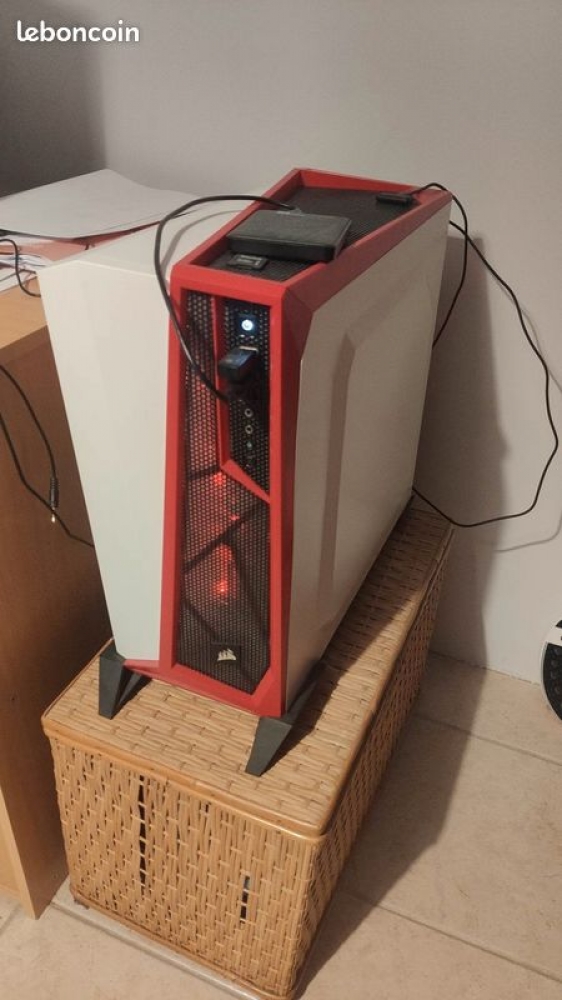 Ordinateur / PC Gamer corsair rouge et blanc 1060 gtx