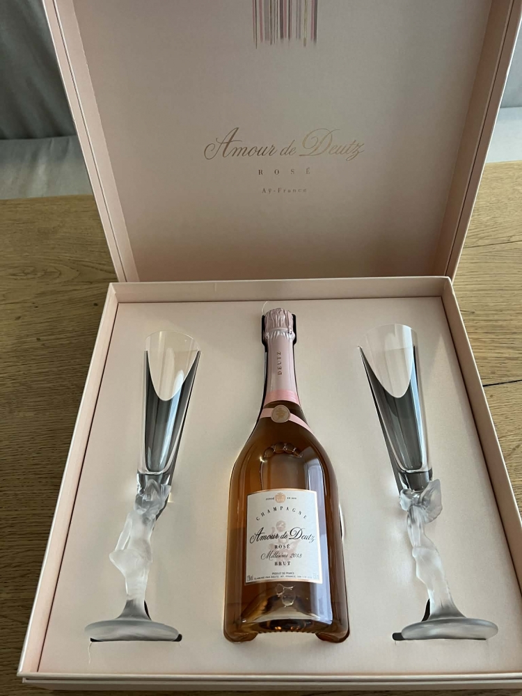 Coffret Champagne Rosé Amour de DEUTZ et ses coupes en crystal 