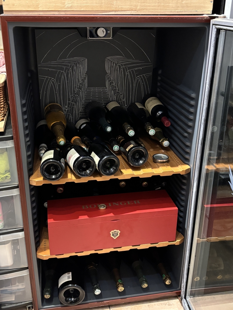 vends champagne bollinger, jacquesson, salon, charles heidsieck, cristal