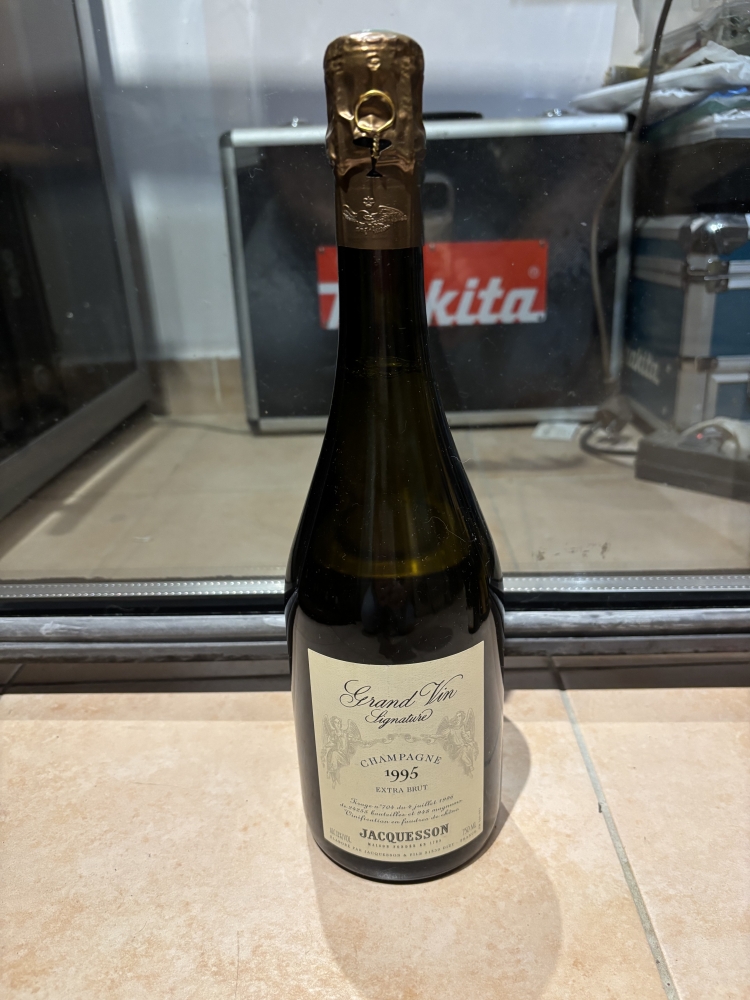 vends champagne bollinger, jacquesson, salon, charles heidsieck, cristal