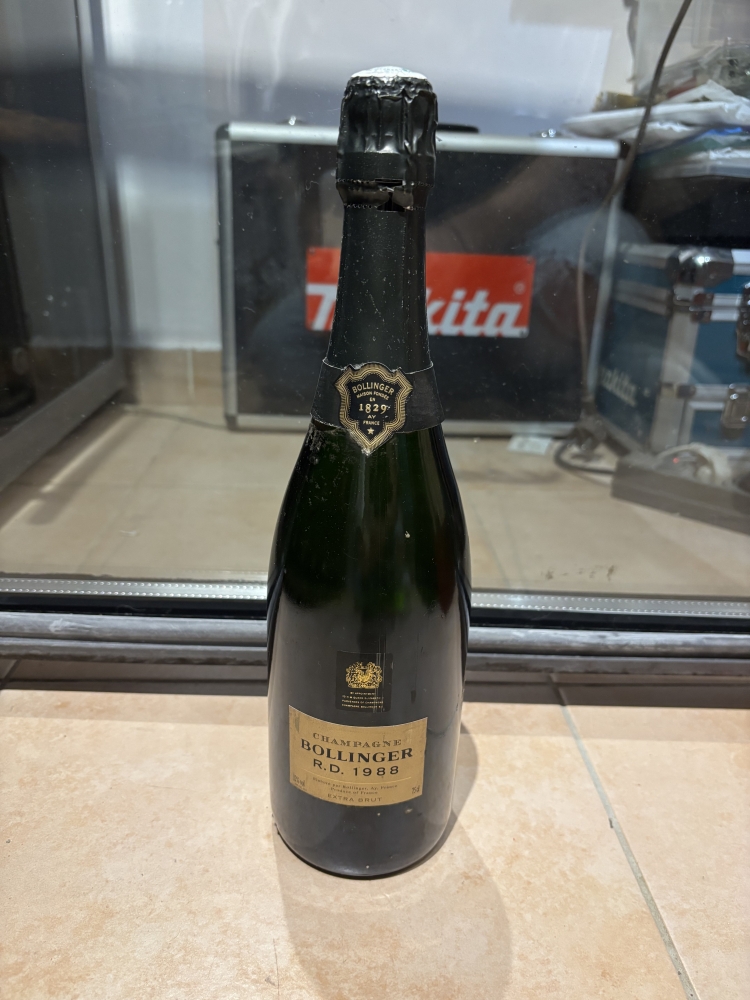 vends champagne bollinger, jacquesson, salon, charles heidsieck, cristal