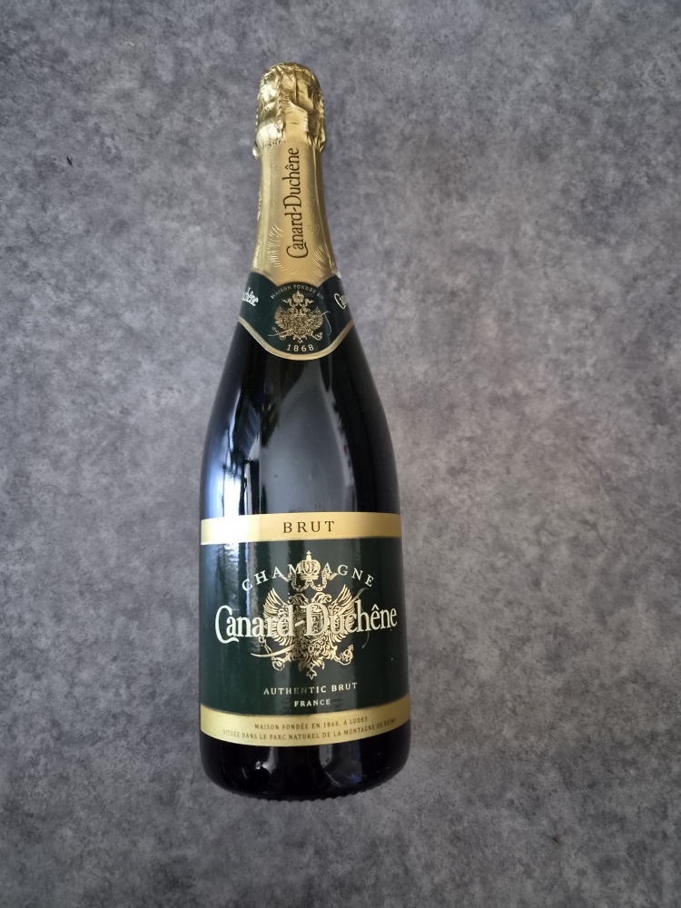 Champagne brut canard duchêne