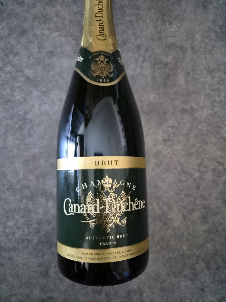 Champagne brut canard duchêne