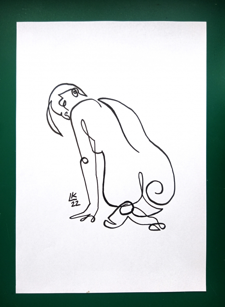 One line drawing of woman #9