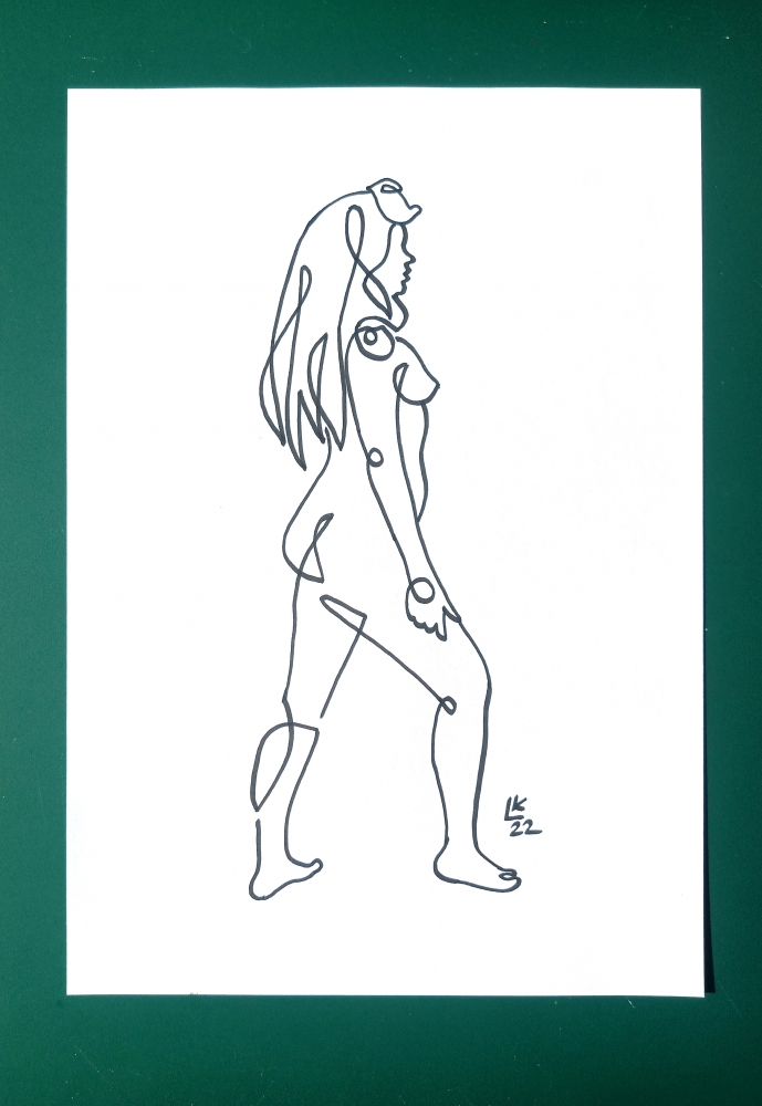 One line drawing of woman #16