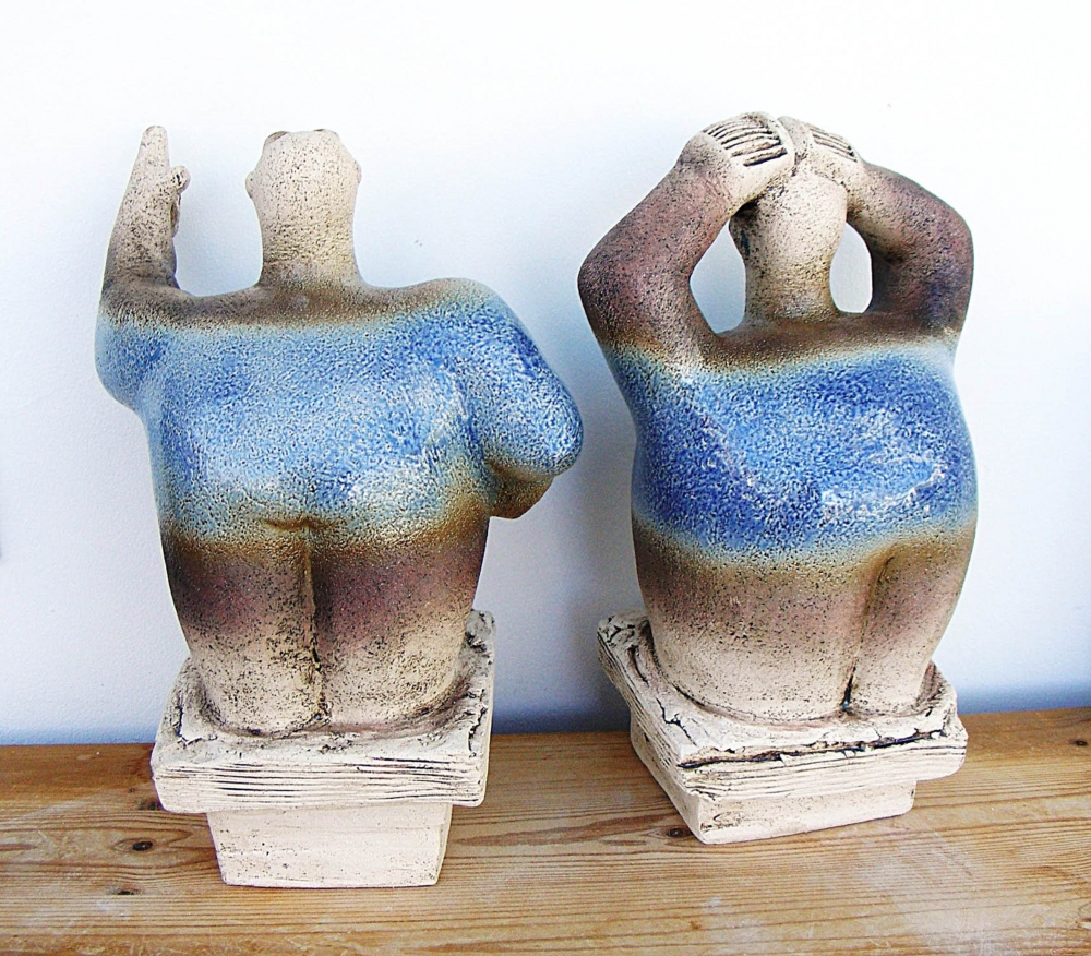 UFO Watchers - “Look, they are over there” - Ceramic Sculptures - (Pair)