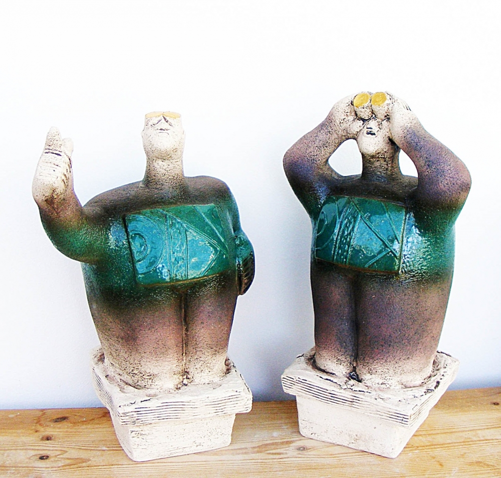 UFO Watchers - “Must be an invasion” - Ceramic Sculptures - (Pair)