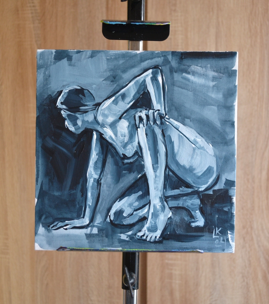 Nude woman in grey tones