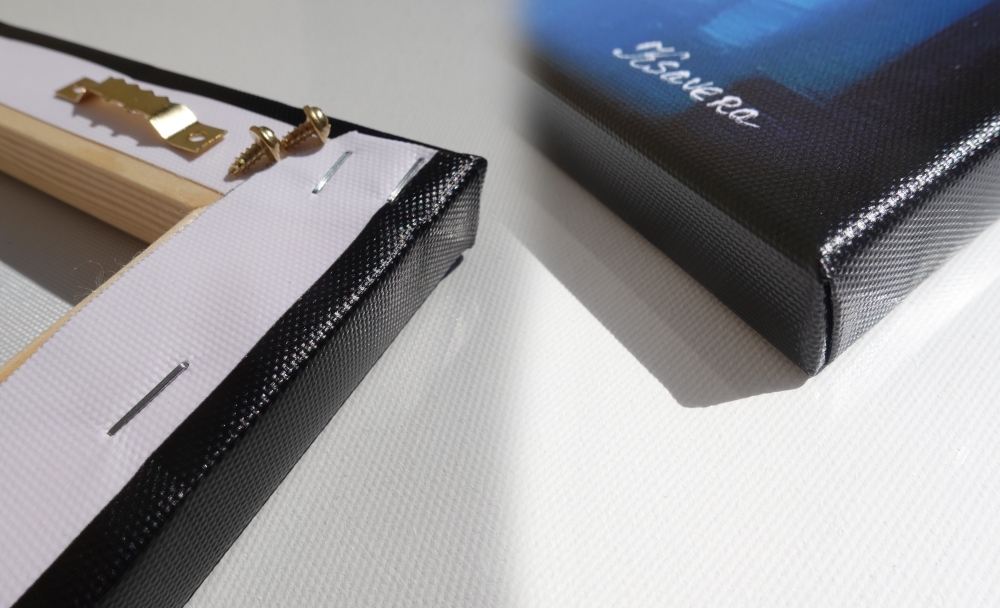 Queen DS0802D - print on  canvas in floating frame