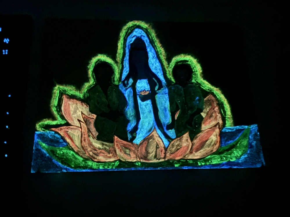 Family Reunion in the Afterlife with the Goddess of Mercy