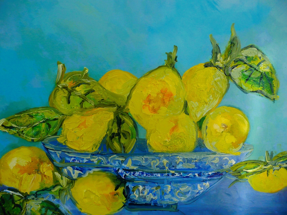 Lemons in blue bowl