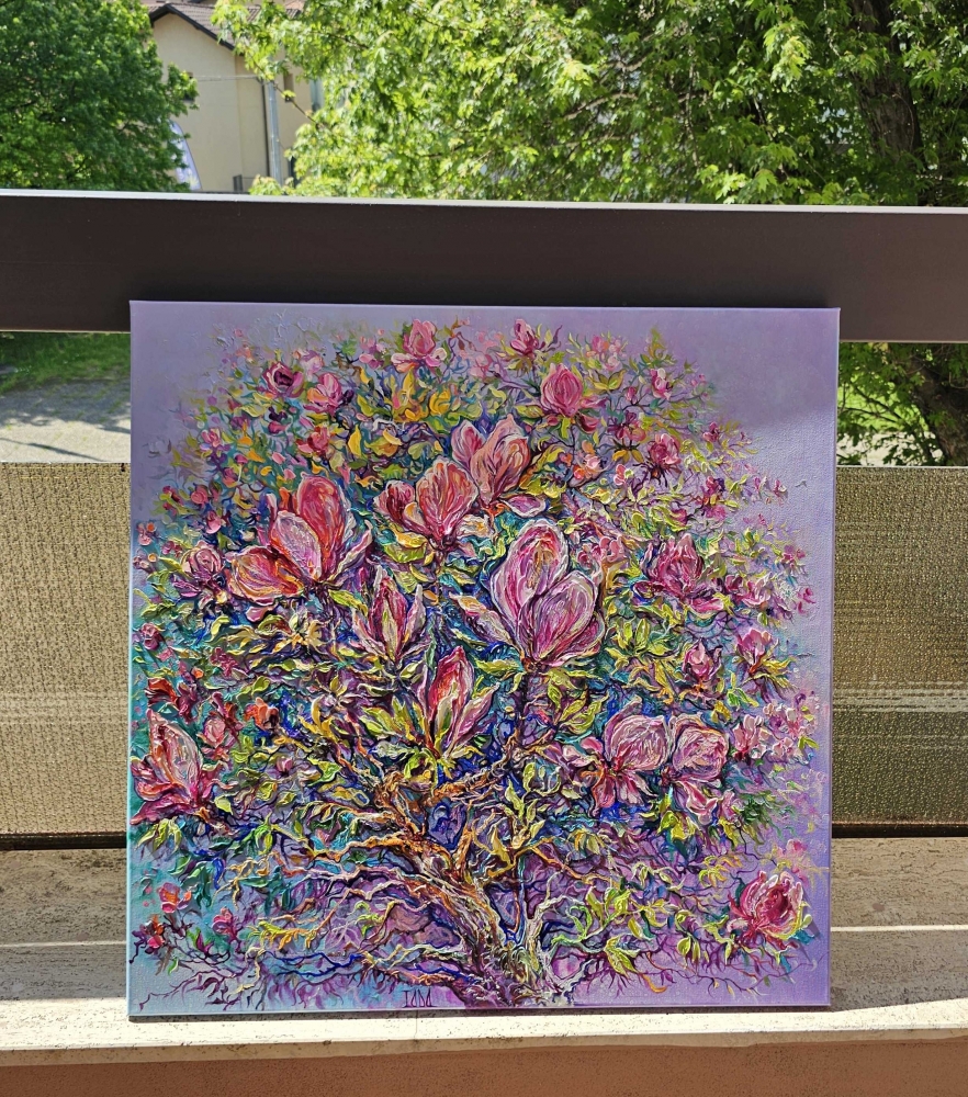 Magnolia Tree Blooming Flowers