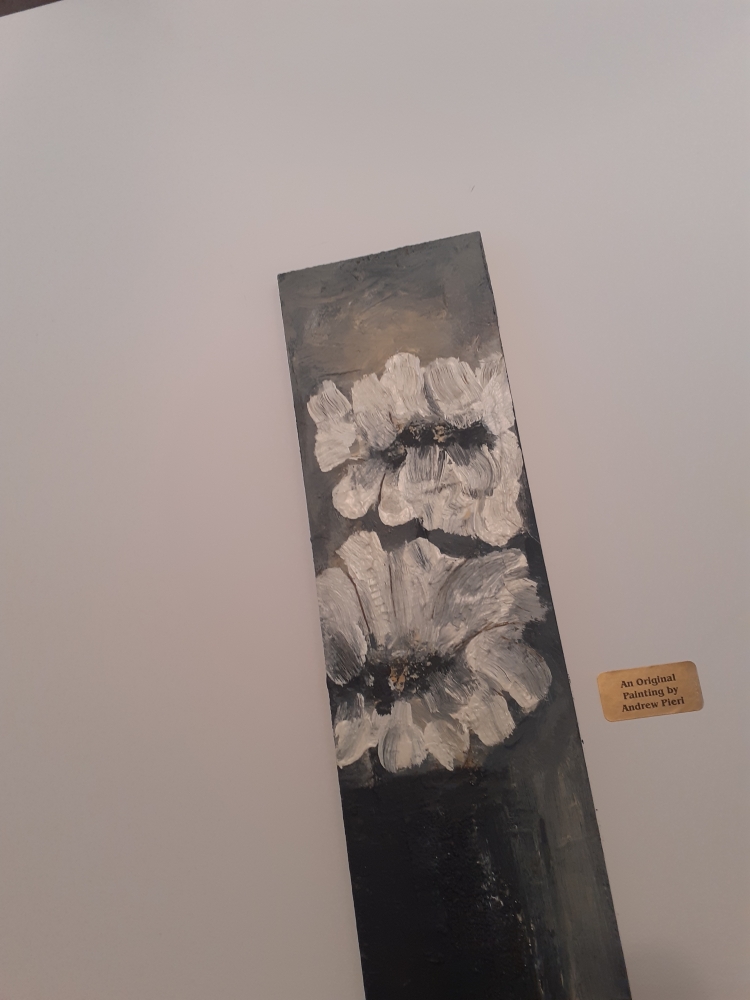 White flowers in black vase(2)