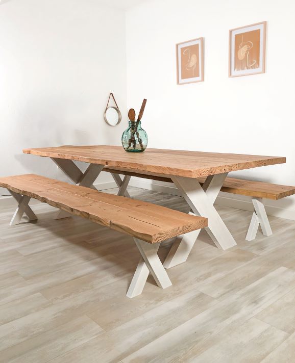 Table à manger Larg. 110cm live edge en bois massif pied croix couleur blanc sur-mesure