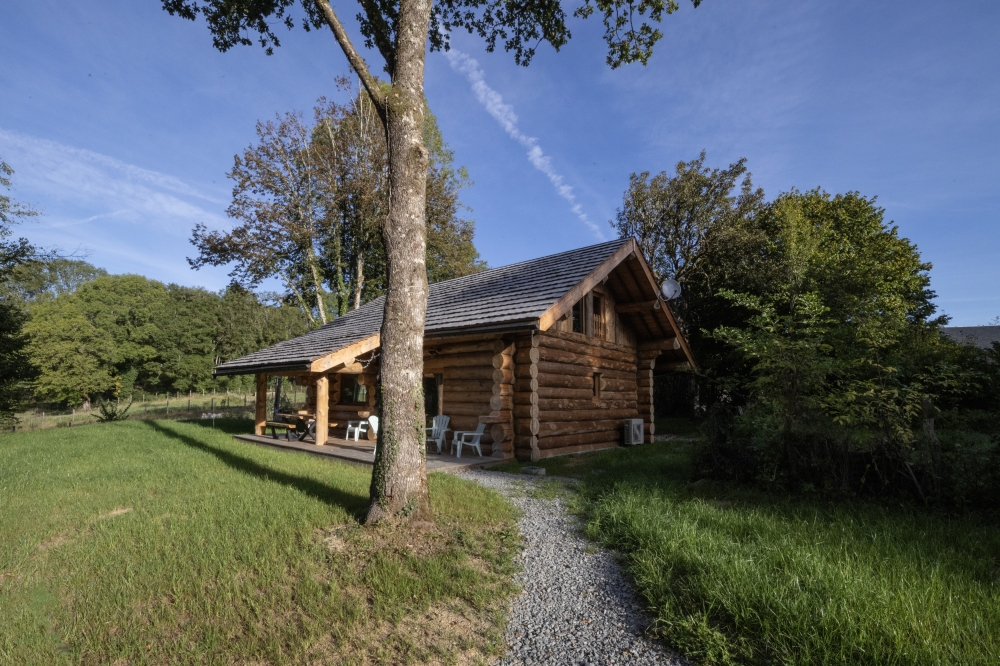 Magnifique chalet en rondins au calme à la campagne prestations de qualité