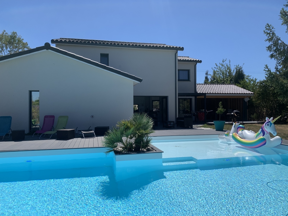 Grande villa avec piscine et spa 