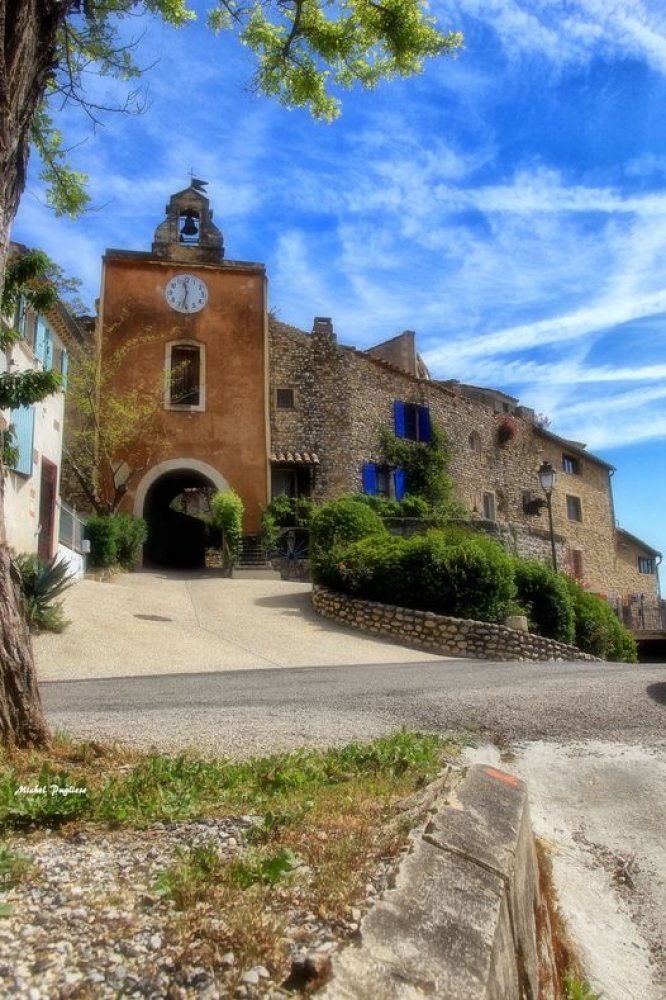 LOGEMENT 2 CHAMBRES +TERRASSE