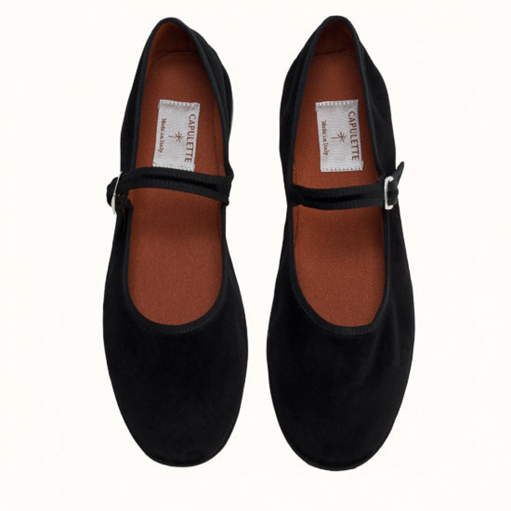 Bambina Back to Black