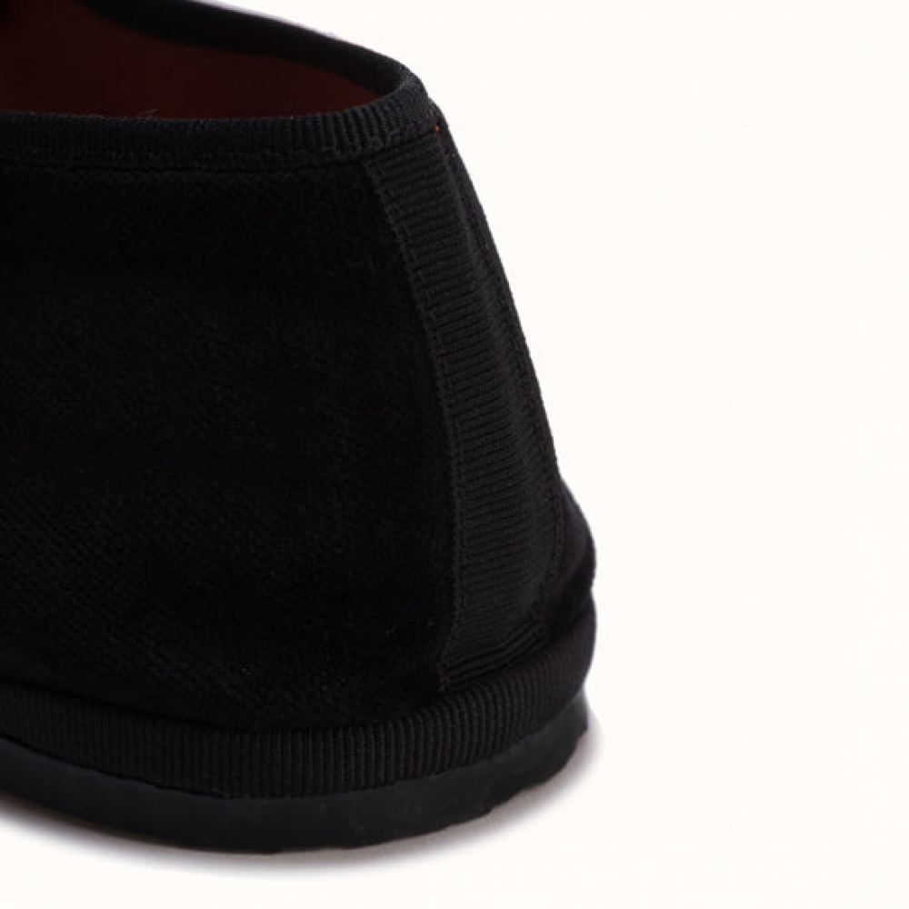 Bambina Back to Black