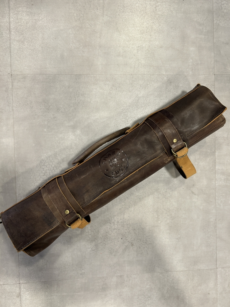 CHEF'S LEATHER KNIFE ROLL [DARK BROWN] / HOLDS 10 KNIVES