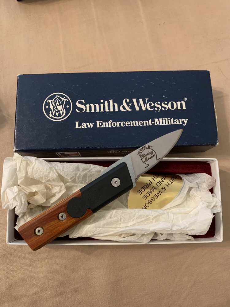 Smith & Wesson Police Issue